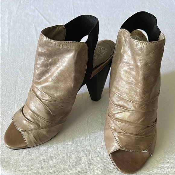 Vince Camuto Tan Heels with Chunky Heel and Peep-Toe Design - Picture 1 of 7